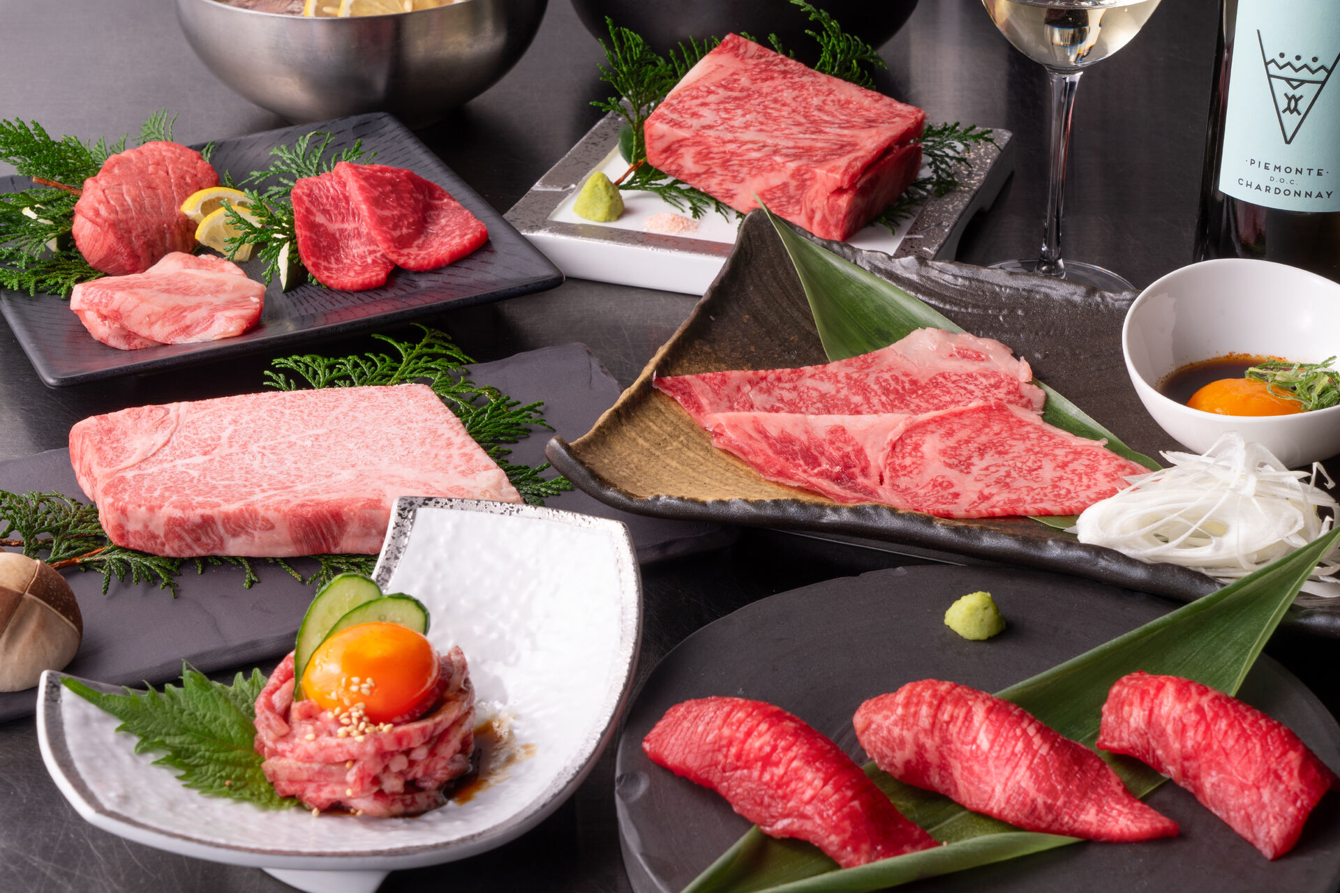 神戸で黒毛和牛を味わうなら「焼肉 ミート牛男」へ！